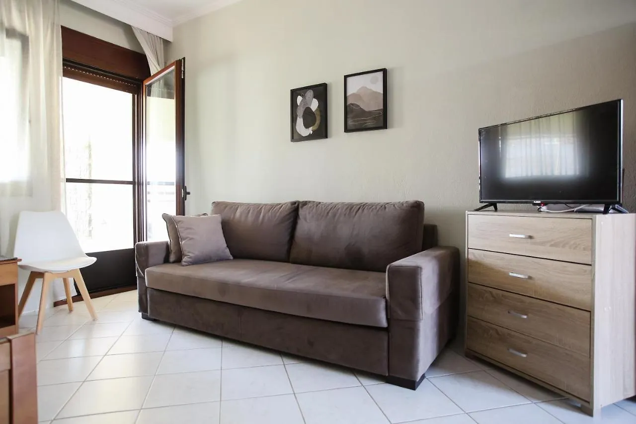 Roa Seaside Studios Vergia Apartment